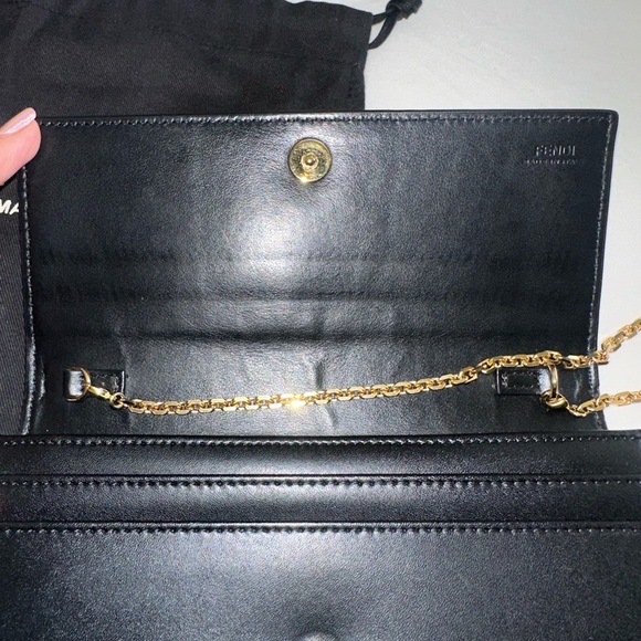 Fendi Wallet on Chain- Leather - Picture 4 of 12